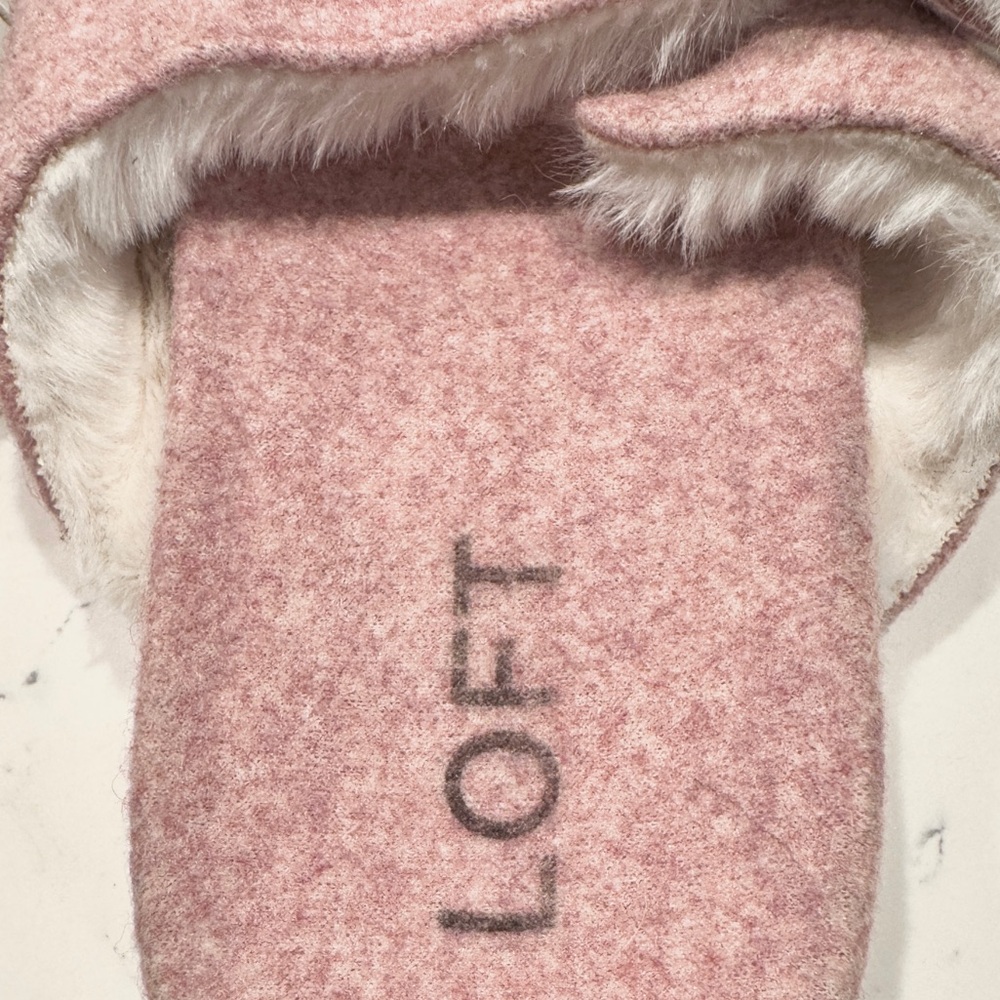 Ann Taylor LOFT Pink Faux Fur Slide Sandals with Gold Buckles Women’s M NWT - Picture 5 of 7